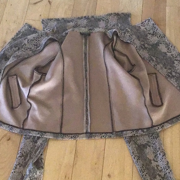 SOHO Snake-Pattern Jacket - Picture 6 of 9